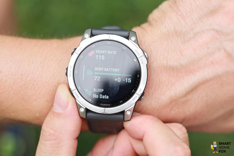 Man sieht die Body Battery auf der Garmin Fenix 7.